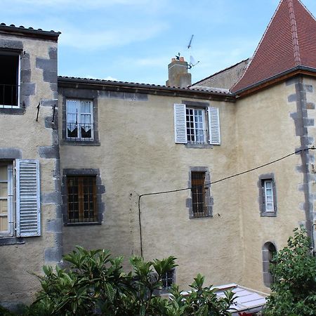 Chateau De Bourrassol Bed & Breakfast Menetrol Exterior photo