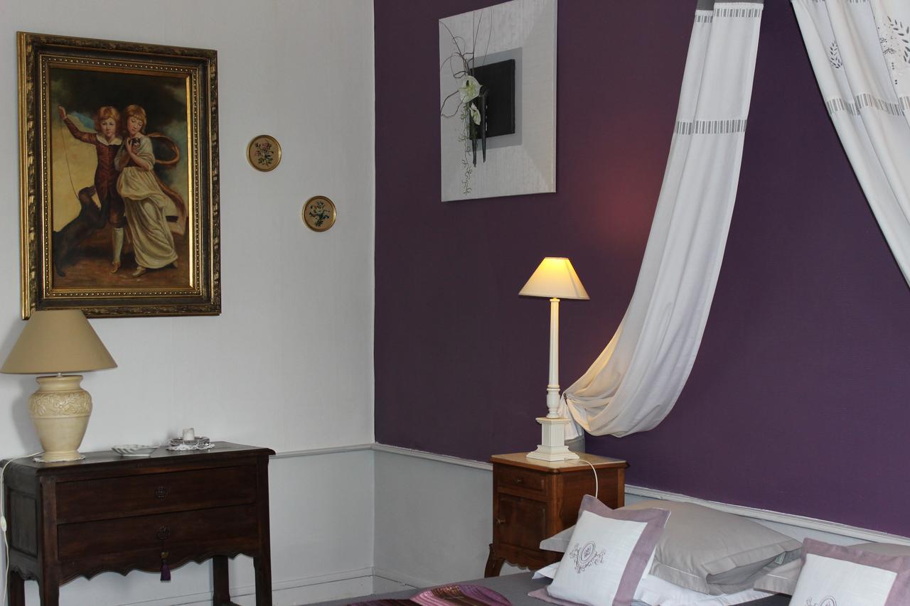 Chateau De Bourrassol Bed & Breakfast Menetrol Exterior photo